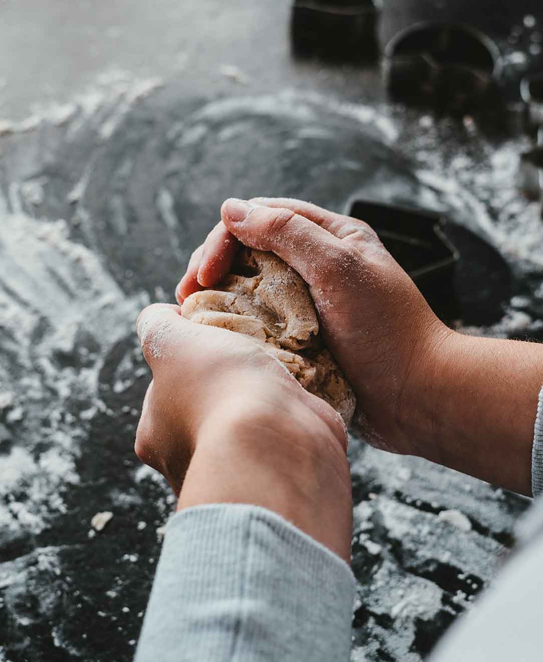 Home Classic 11 Hand Moulding Dough