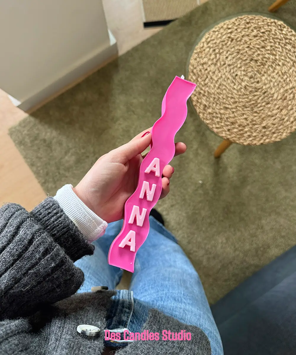Vela Ondulada Personalizada 💘 4 Vela ondulada personalizada fucsia